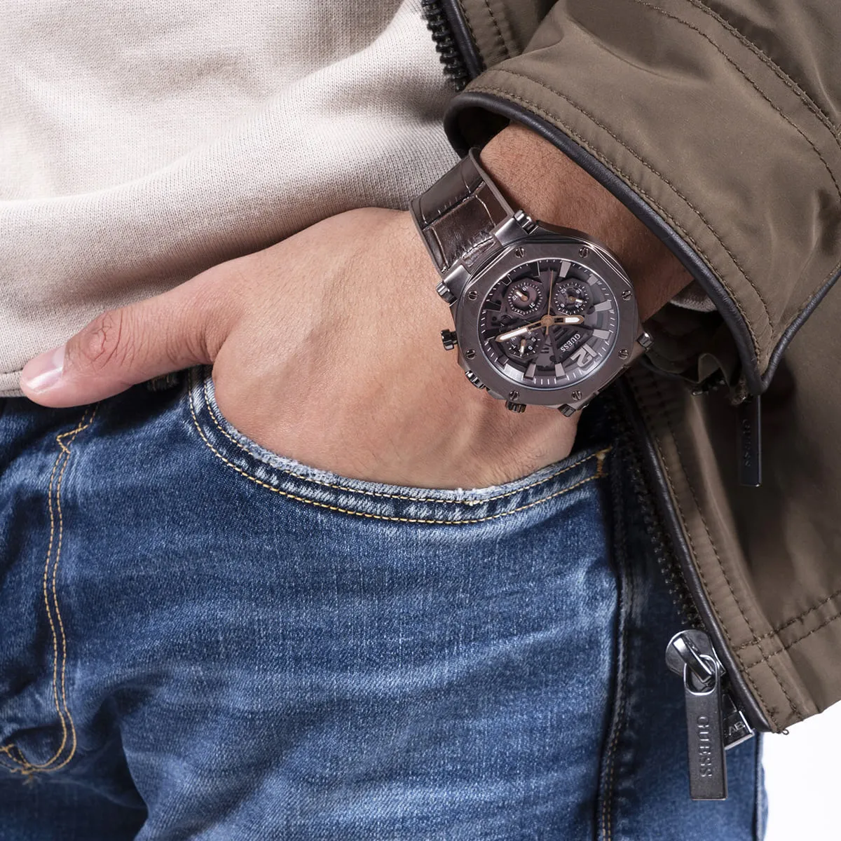 GUESS GW0492G1 Orologio Uomo – Cassa 46mm In Acciaio, Quadrante Marrone, Cinturino In Pelle, Al Quarzo, Impermeabile 50m