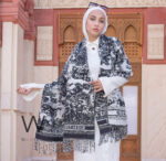 شال سكارف ماركة كريستيان ديور من صوف الكشمير بلون اسود | واتشز برايم