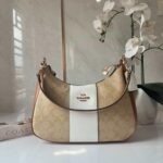 حقيبة كتف نسائية من كوتش ، موديل CT257 | واتشز برايم