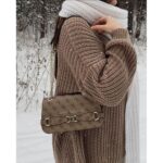 حقيبة كتف نسائية بيج من جيس Guess | واتشز برايم