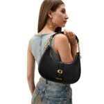 حقيبة كتف نسائية سوداء من Guess HWVA9329180 | واتشز برايم