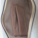 حقيبة بيضاء جيس Guess للنساء H2000029517624 | واتشز برايم