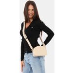 حقيبة كروس بودي نسائية تومي هيلفيغر Aw0Aw16679 | واتشز برايم