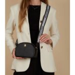 حقيبة كروس بودي تومي هيلفيغر للنساء Aw0Aw16679 | واتشز برايم