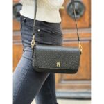 حقيبة كروس بودي تومي هيلفيغر للنساء Aw0Aw18002 | واتشز برايم