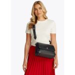 حقيبة يد نسائية سوداء تومي هيلفيغر AW0AW14510 | واتشز برايم