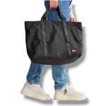 حقيبة يد نسائية سوداء تومي هيلفيغر AW0AW16273 | واتشز برايم