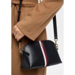 حقيبة كروسبودي نسائية تومي هيلفيغر Aw0Aw17065 | واتشز برايم