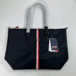 حقيبة يد نسائية من تومي هيلفيغر Aw0Aw113680Gy | واتشز برايم
