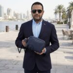 حقيبة يد رجالية جلد أزرق تومي هيلفيغر ببوكس هدايا | واتشز برايم