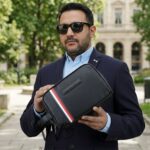حقيبة يد رجالية جلد أسود تومي هيلفيغر بصندوق هدايا | واتشز برايم
