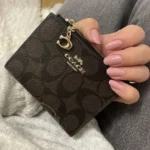 محفظة كوتش COACH حريمي بني F78002 | واتشز برايم