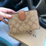 Coach Women's Signature Wallet F53562 | Watches Prime